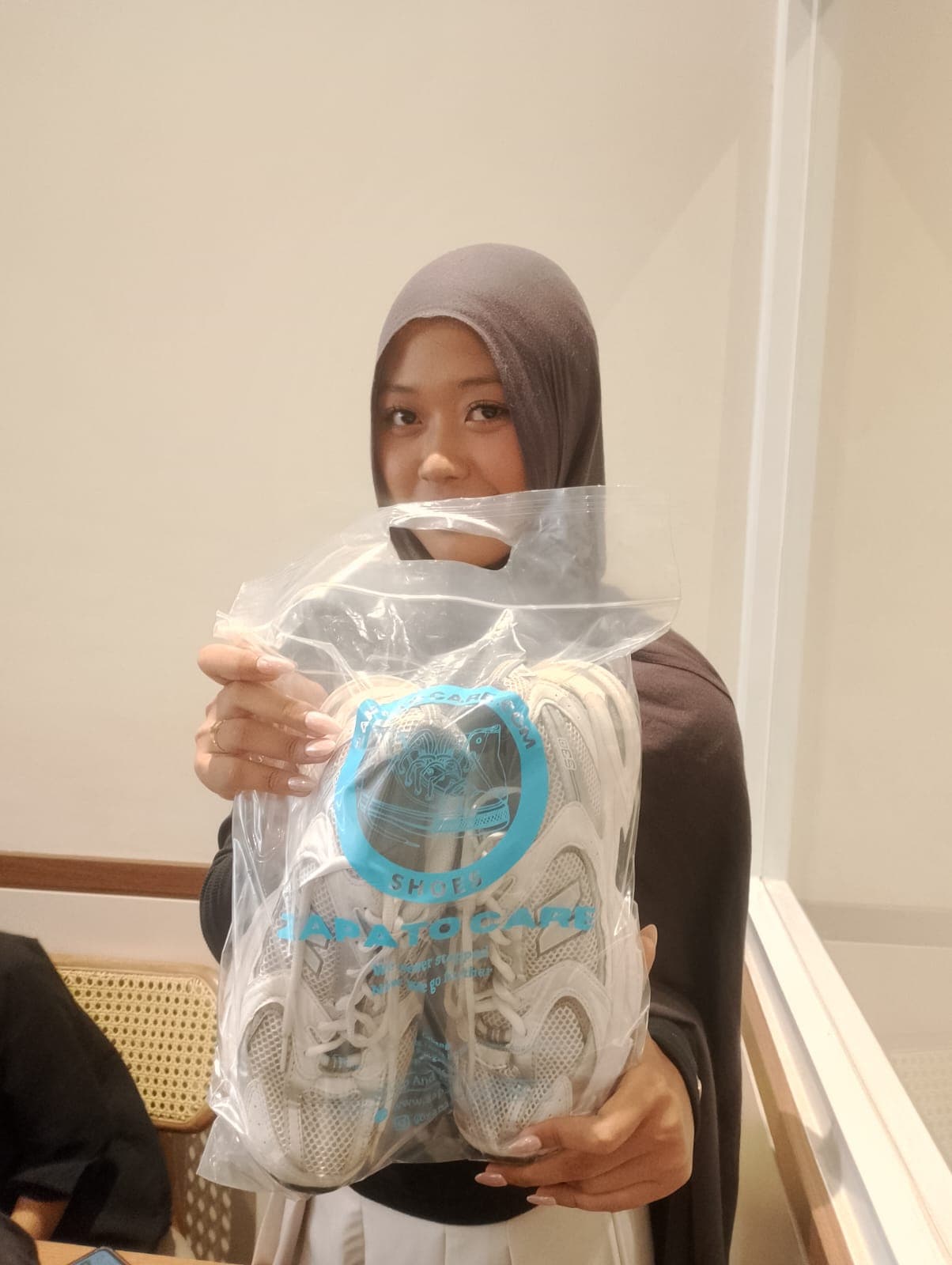 Serah terima pesanan Zapato, foto 3